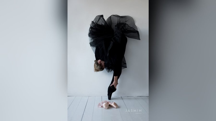 Tiny tits teen webcam striptease - XXX Dessert - Picture 3