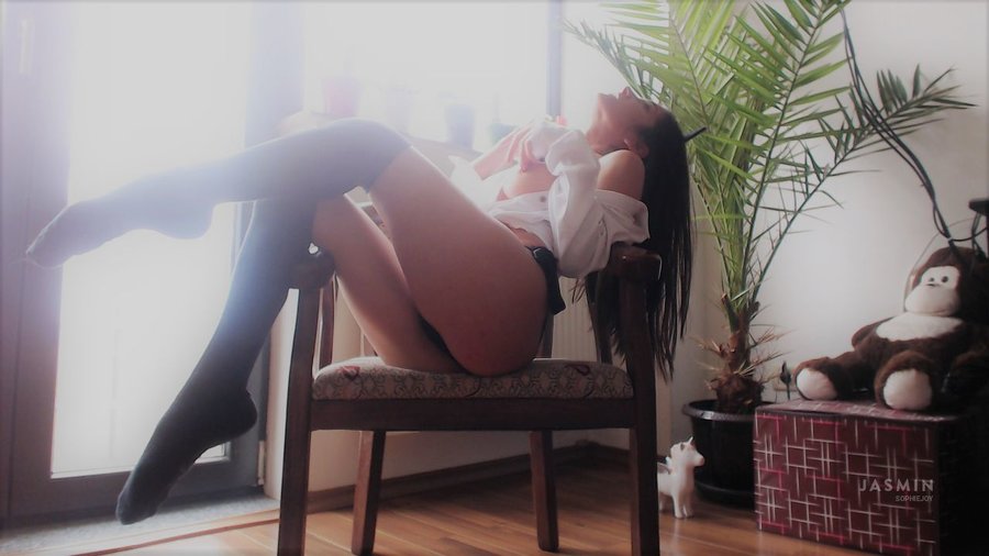 Bisexual brown eyes girl - XXX Dessert - Picture 3