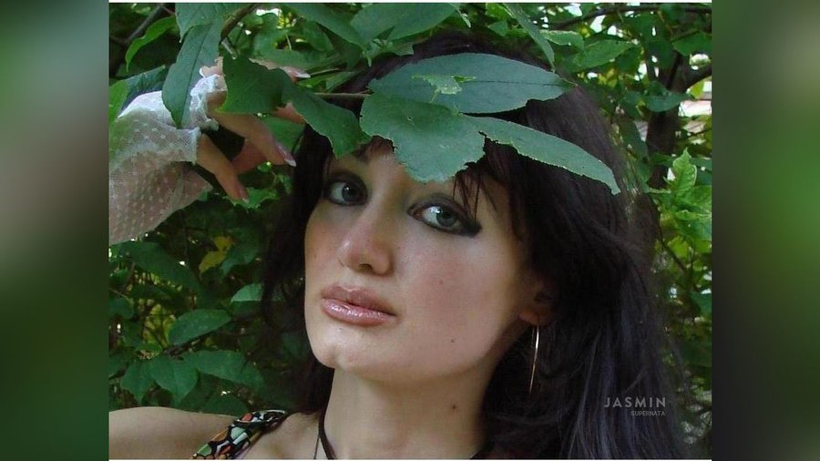 Teen bisexual squirt - XXX Dessert - Picture 1