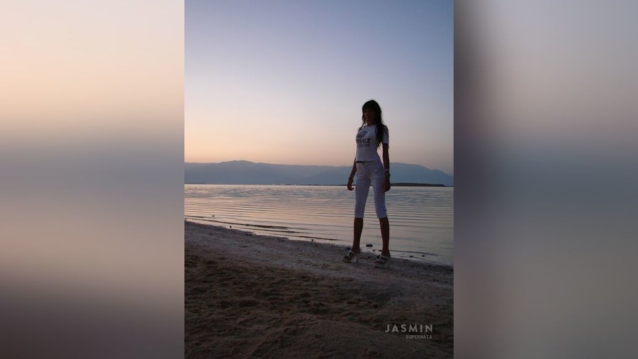 Teen bisexual squirt - XXX Dessert - Picture 2