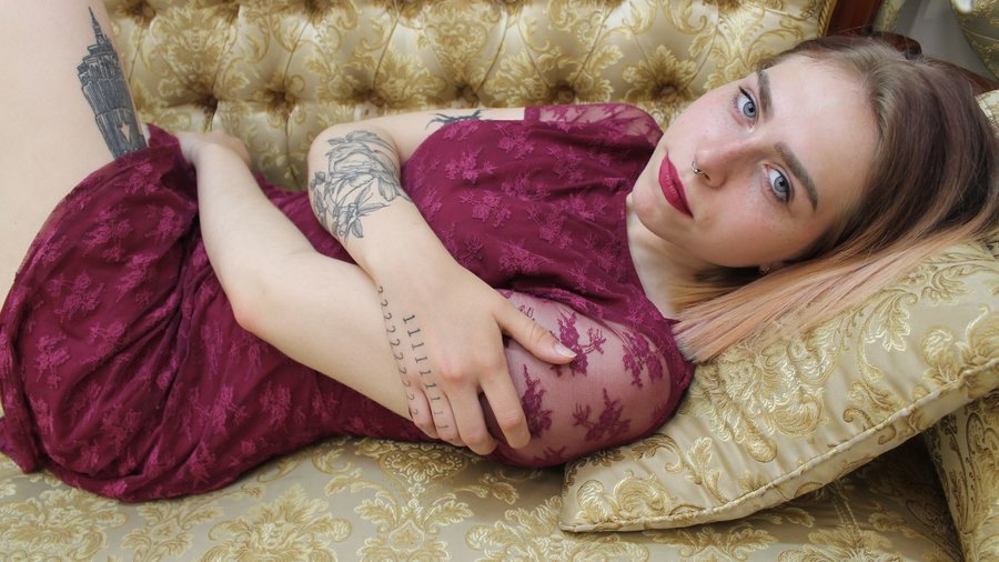 18yo webcam dildo - XXX Dessert - Picture 4