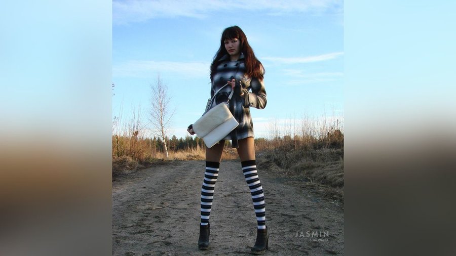 Teen petite close up - XXX Dessert - Picture 4