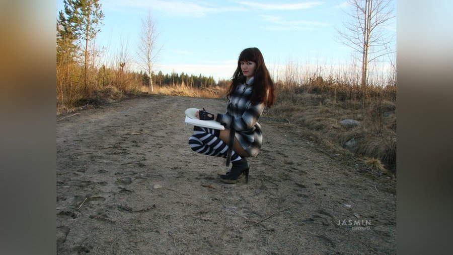 Petite teen cam - XXX Dessert - Picture 3