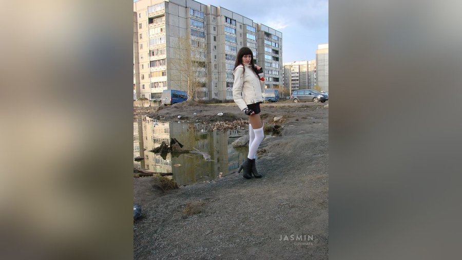 Teen petite oil - XXX Dessert - Picture 4