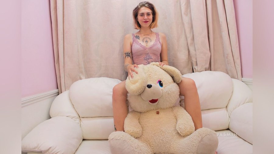 18yo strap on dildo - XXX Dessert - Picture 4
