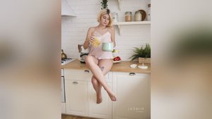 Petite big tit straight teen - Picture 1