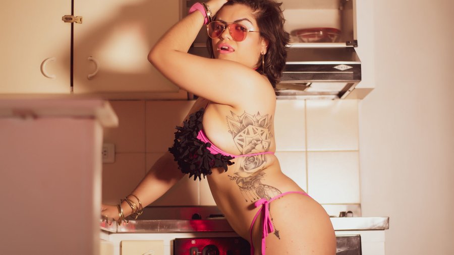 Latin huge tits - XXX Dessert - Picture 1