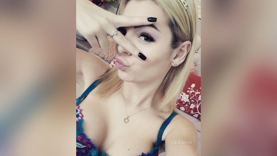 Teen webcam striptease - XXX Dessert - Picture 4