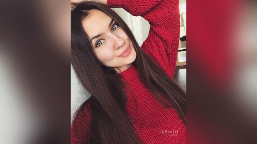 Bisexual fingering squirt - XXX Dessert - Picture 1