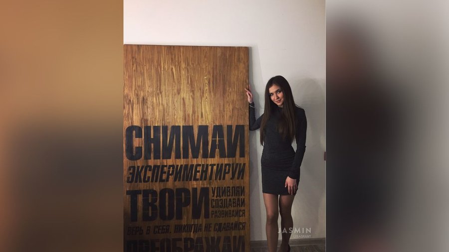 Bisexual fingering squirt - XXX Dessert - Picture 3