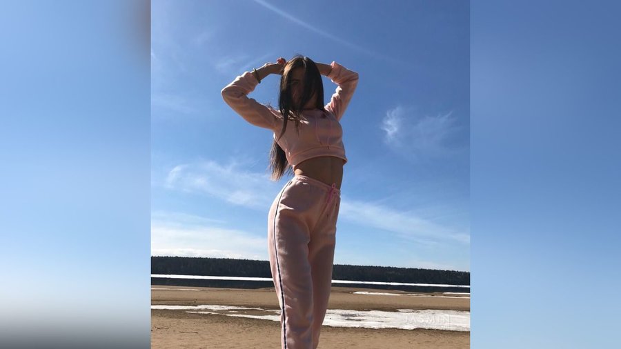 Camgirl real squirt - XXX Dessert - Picture 3