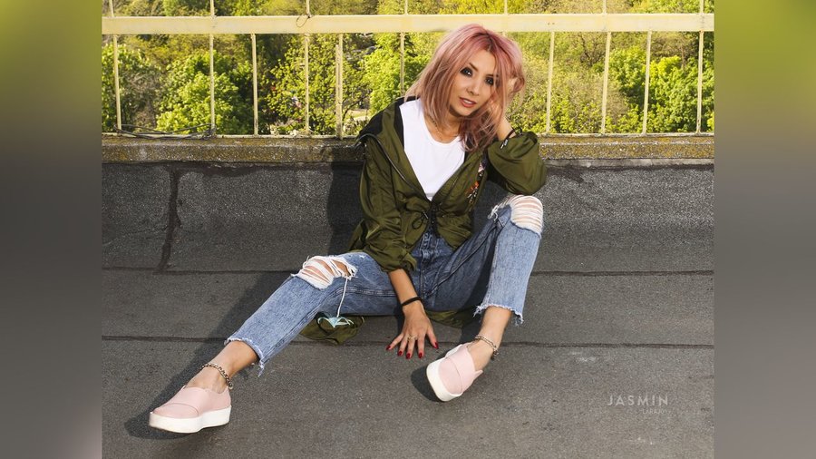 Real cameltoe - XXX Dessert - Picture 4