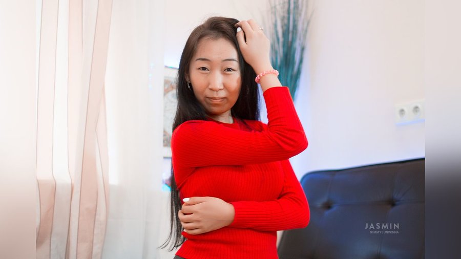 Bisexual asian oil - XXX Dessert - Picture 1