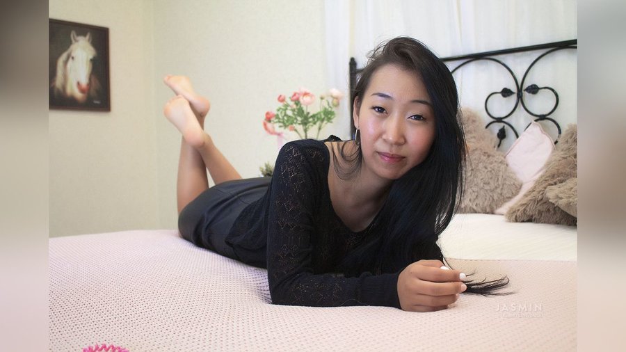 Real asian cam squirt - XXX Dessert - Picture 3