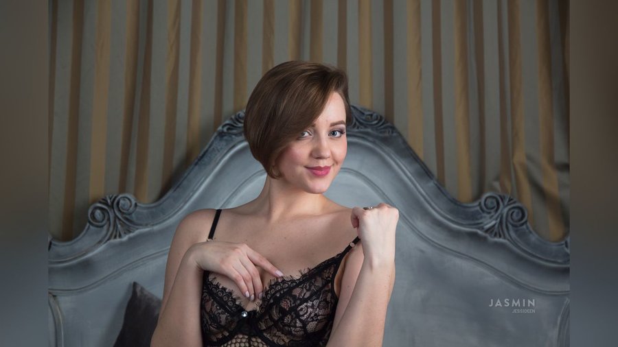 Athletic teen oil - XXX Dessert - Picture 2