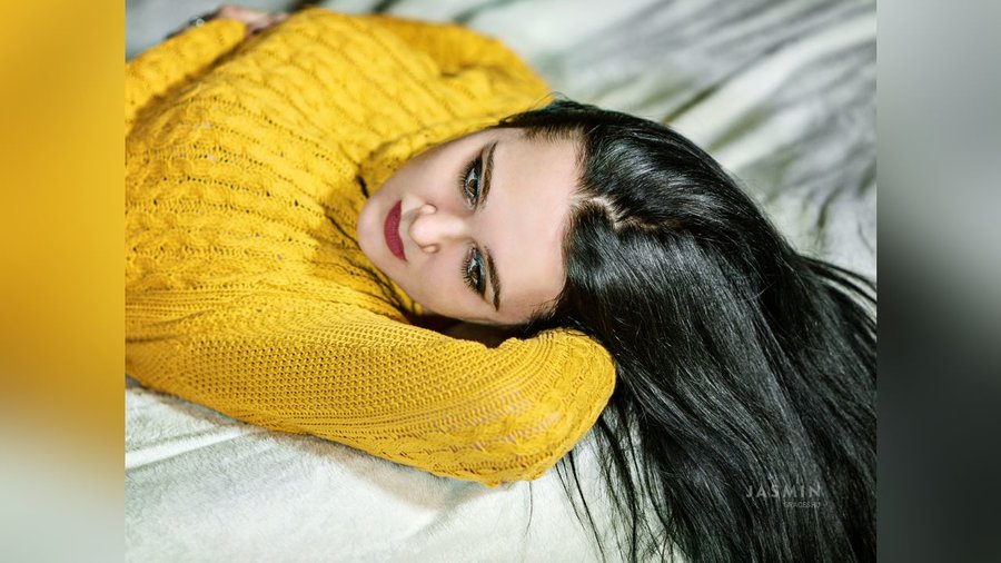 Straight brown eyes girl - XXX Dessert - Picture 3