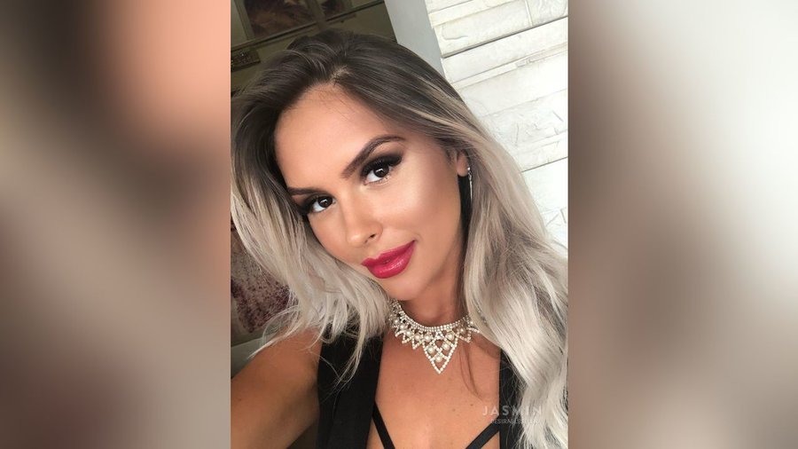 Athletic cameltoe - XXX Dessert - Picture 3