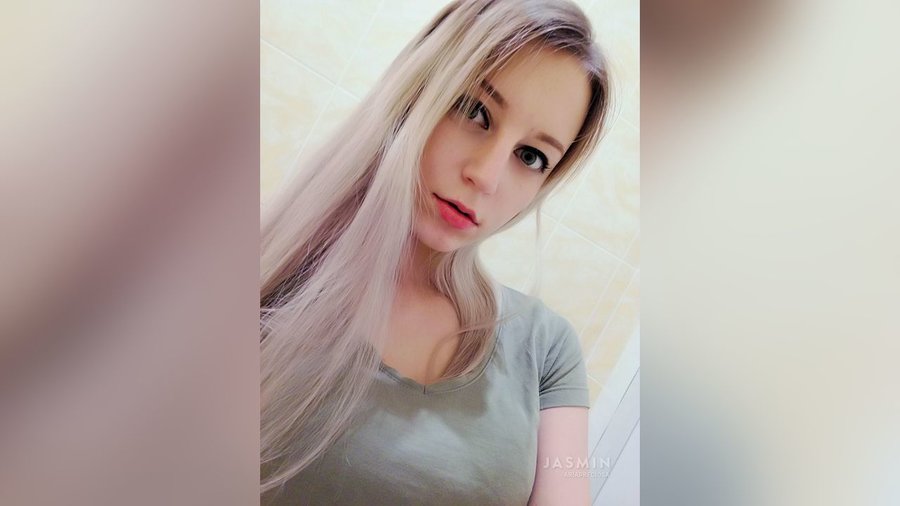 18yo vibrator - XXX Dessert - Picture 1