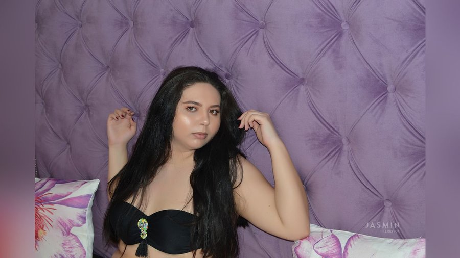 18yo brown eyes girl - XXX Dessert - Picture 3