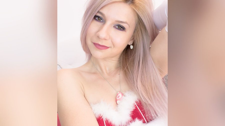 Tiny tits bisexual - XXX Dessert - Picture 2