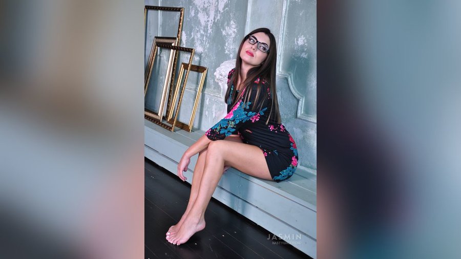 Straight striptease - XXX Dessert - Picture 4