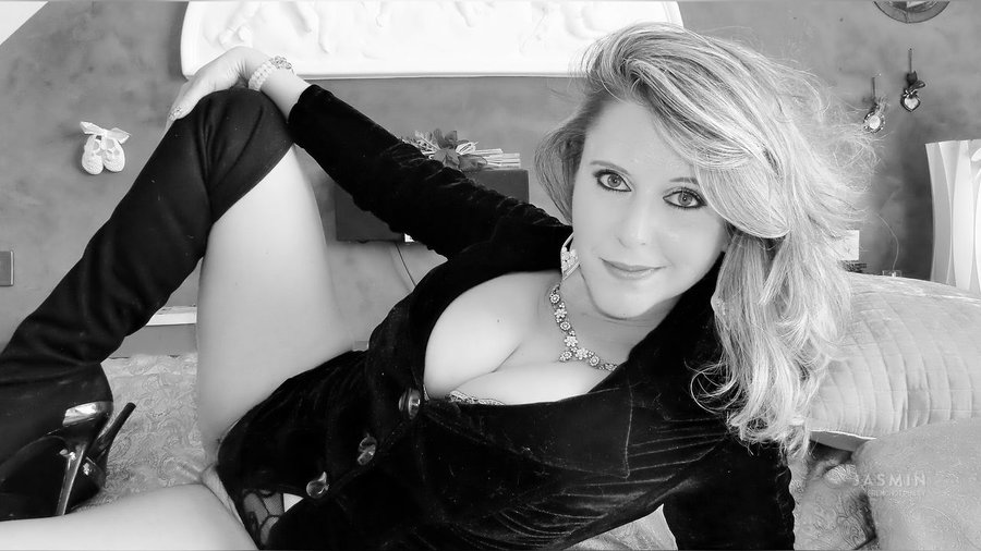 Mature french girl - XXX Dessert - Picture 1