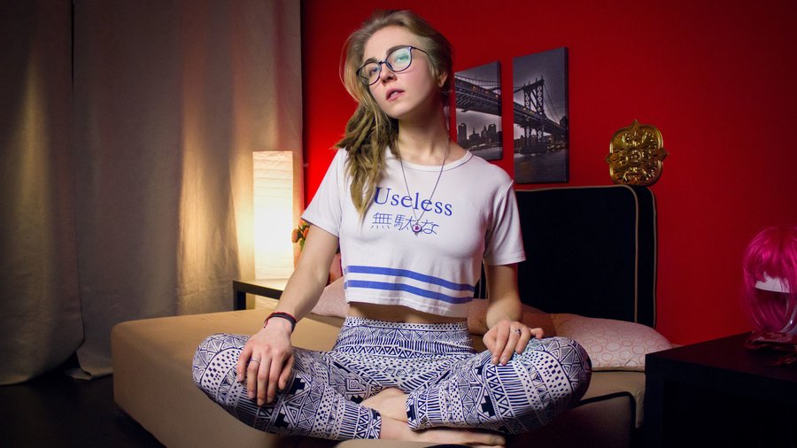 Athletic teen camgirl - XXX Dessert - Picture 3
