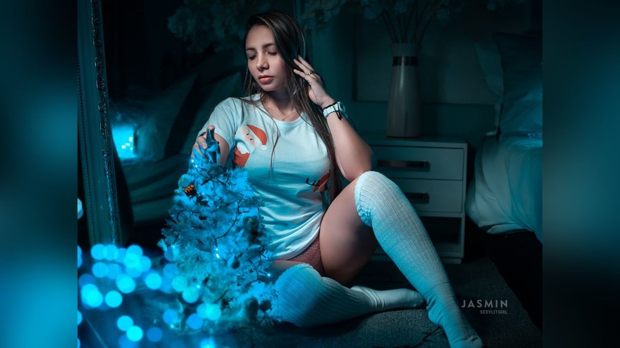 Teen latin dildo - XXX Dessert - Picture 3