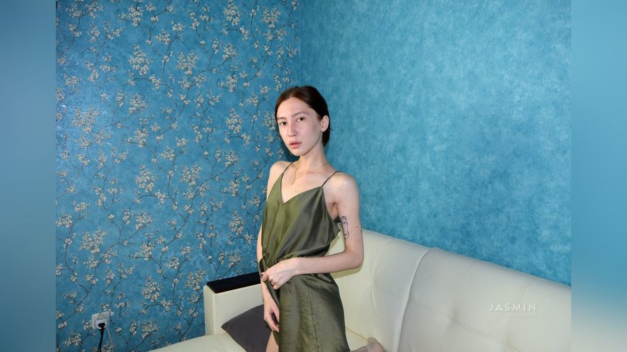 Petite 20yo - XXX Dessert - Picture 3