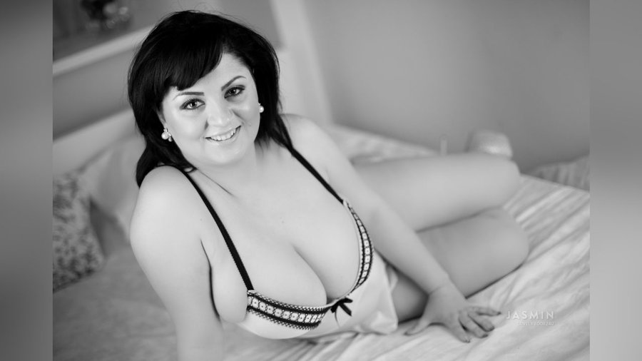 Straight french milf - XXX Dessert - Picture 4