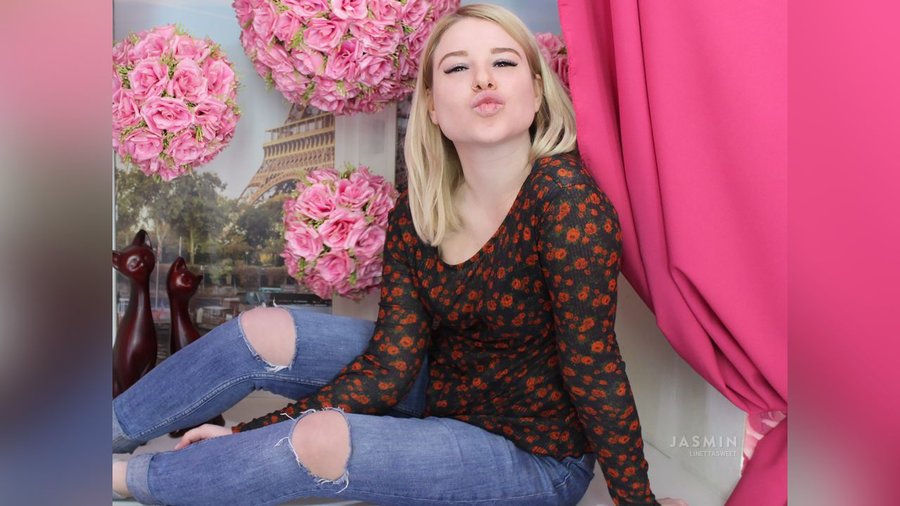 Straight 18yo webcam - XXX Dessert - Picture 1