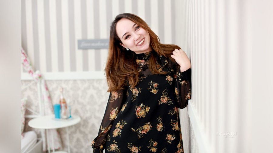 Asian 18yo oil - XXX Dessert - Picture 3