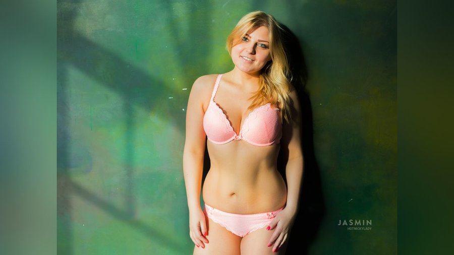 Straight teen webcam striptease - XXX Dessert - Picture 2