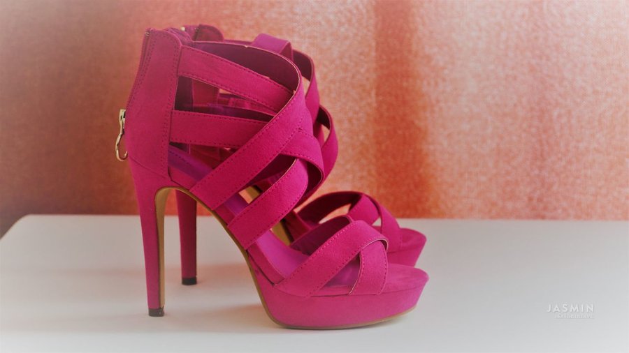 Petite close up - XXX Dessert - Picture 1