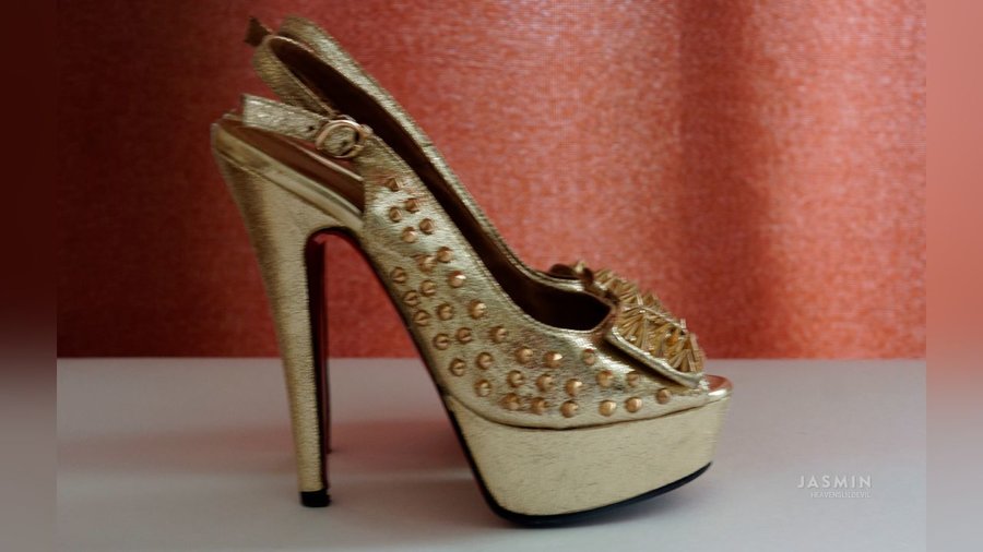 Petite girl squirt - XXX Dessert - Picture 1