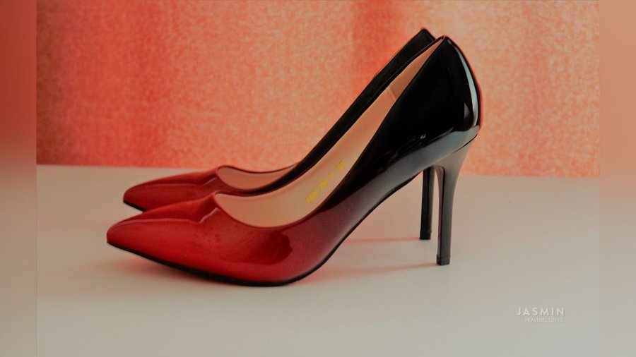 Petite cameltoe - XXX Dessert - Picture 4