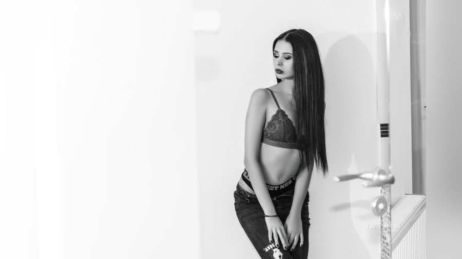 Spanish girl - XXX Dessert - Picture 3