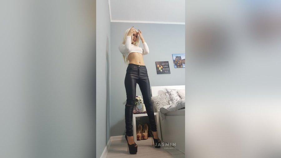 Athletic fingering - XXX Dessert - Picture 3