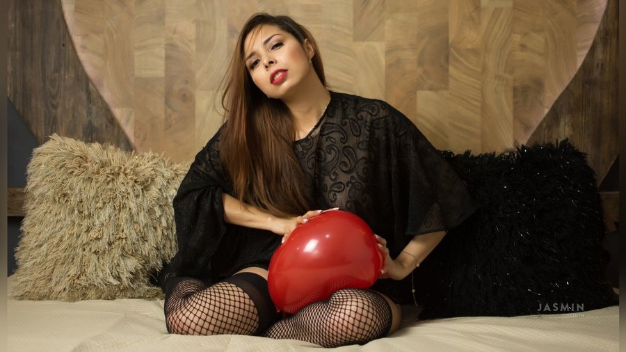 Spanish brown eyes girl - XXX Dessert - Picture 1