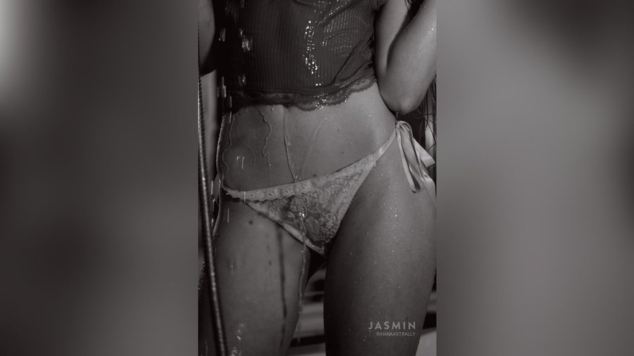 Petite oil - XXX Dessert - Picture 4