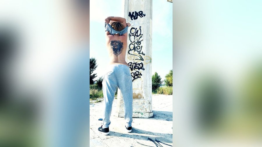 Italian vibrator - XXX Dessert - Picture 3