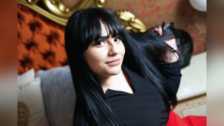 19yo dark eyes girl - XXX Dessert - Picture 2