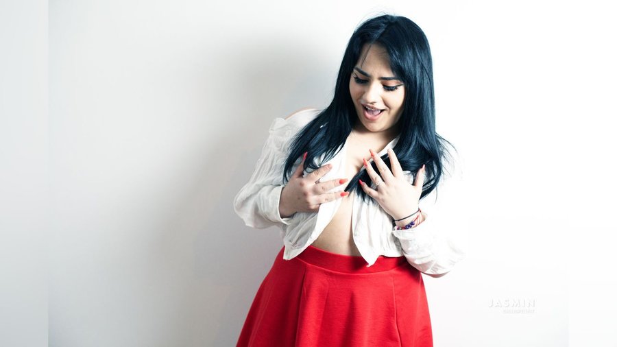 19yo dark eyes girl - XXX Dessert - Picture 3