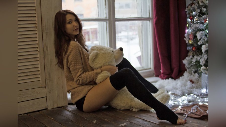 Brown eyes girl - XXX Dessert - Picture 1