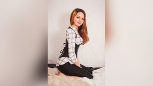 Petite webcam striptease - XXX Dessert - Picture 4