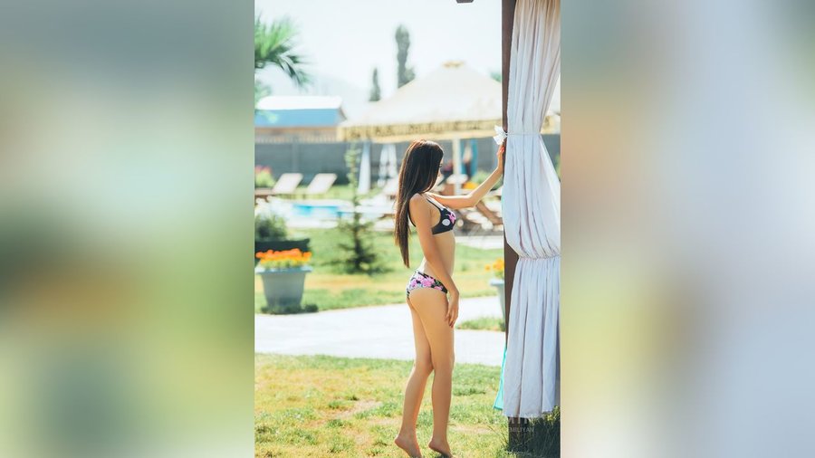 Asian strap on - XXX Dessert - Picture 2