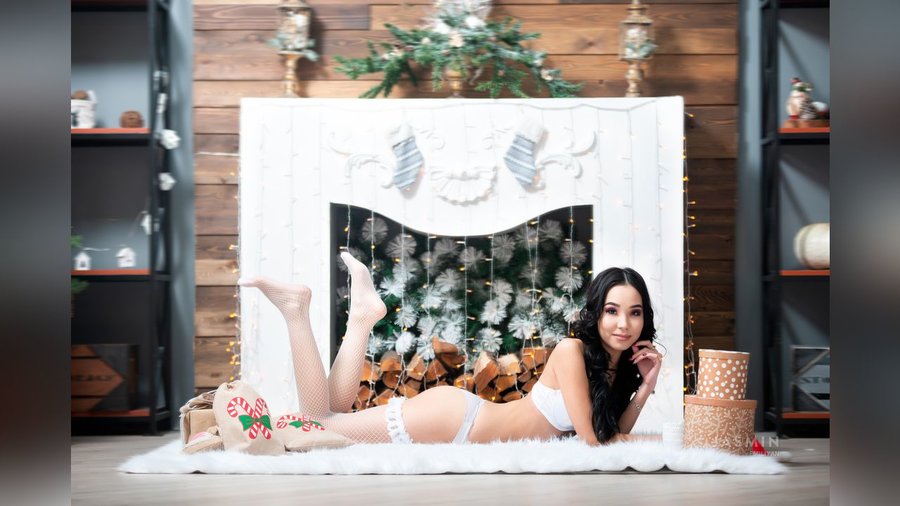 Asian strap on - XXX Dessert - Picture 7