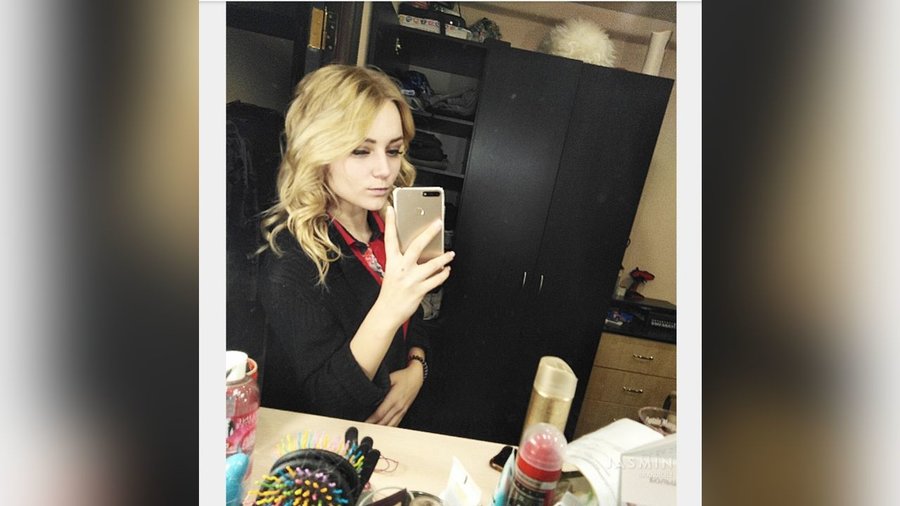 18yo cam dildo - XXX Dessert - Picture 3