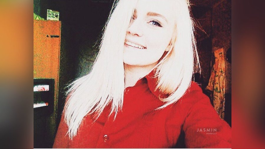 Real 18yo fingering - XXX Dessert - Picture 2