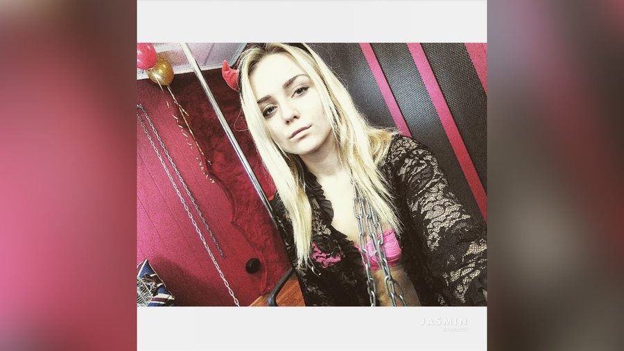 Real 18yo fingering - XXX Dessert - Picture 3